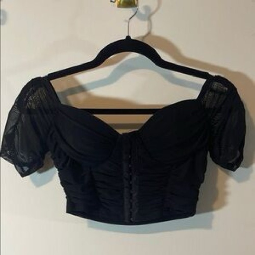 ✨ 3/$30 ✨ Urban Planet Black Off-The-Shoulder Crop Top – Medium – NWT